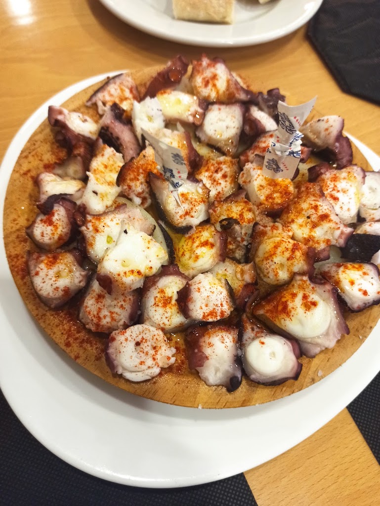 Meson O TOLDO — Comida y bebida