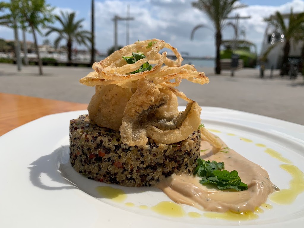 BELLAVISTA Restaurant — Comida y bebida