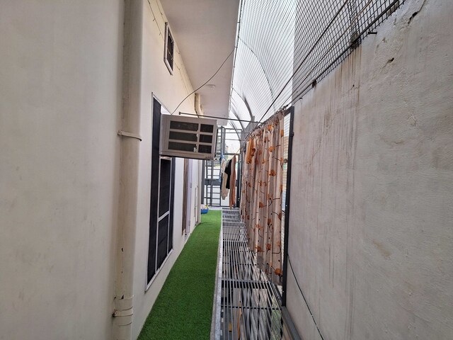 Pop Home 81260A Suneja Empire