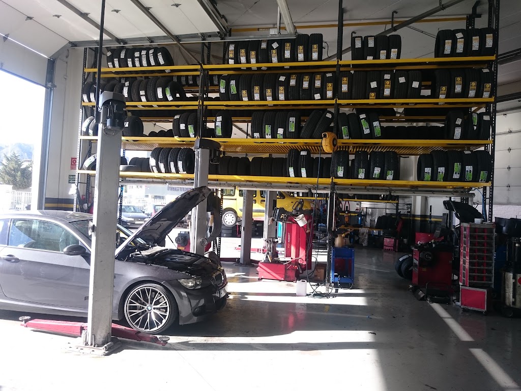 Autocentro Jimenez Elda S.L. — Interior