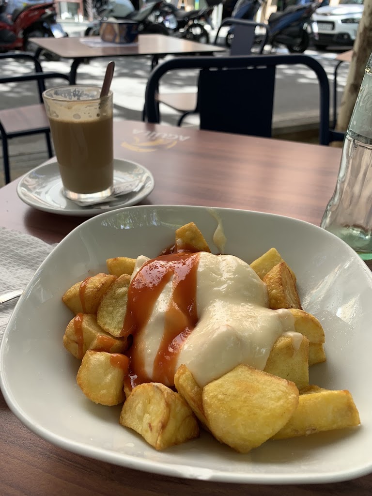 Bar Jairo — Comida y bebida