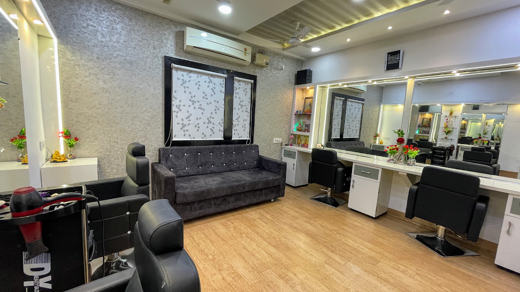 Trimurti Beauty Saloon