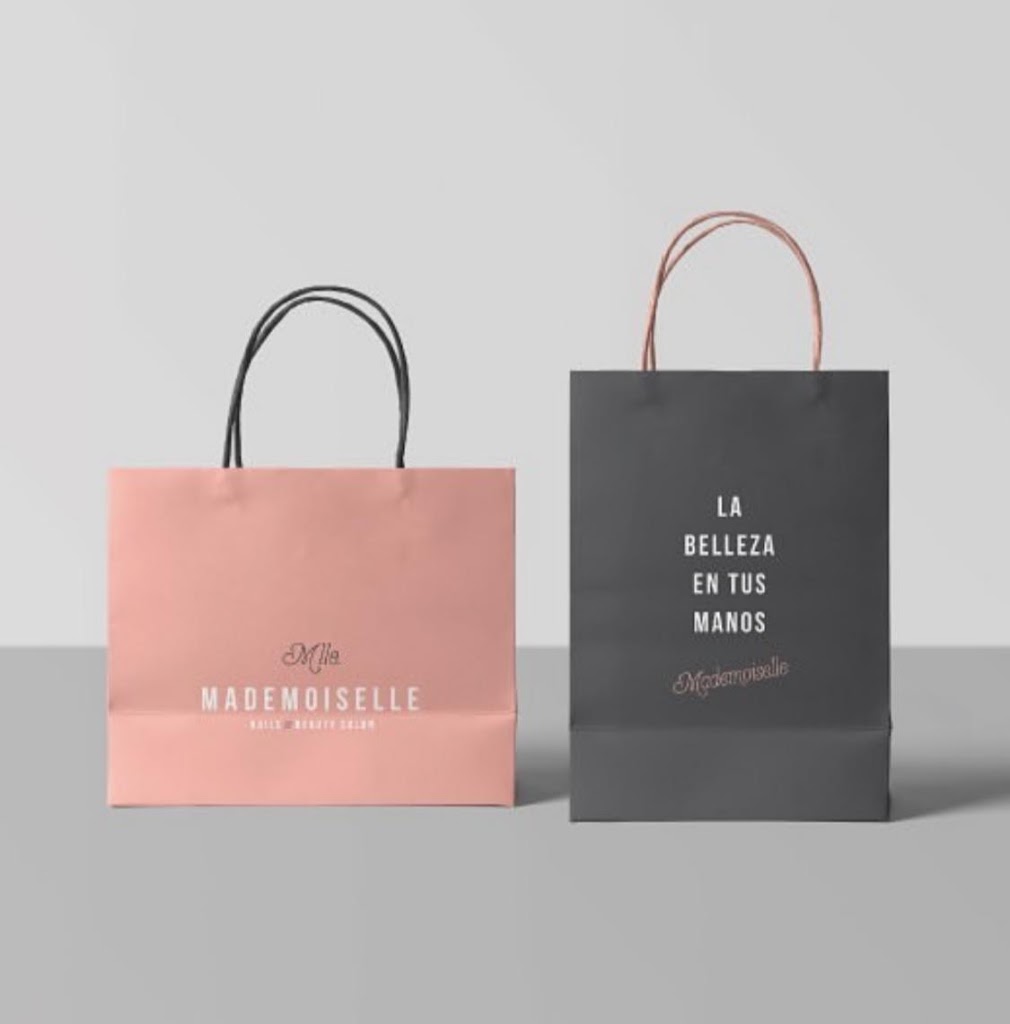 Mademoiselle — Del propietario