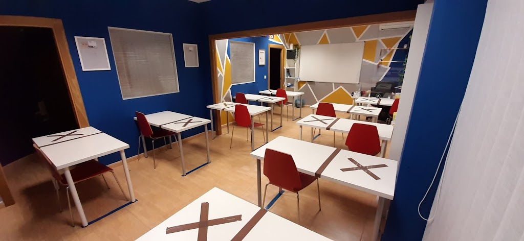 The Academy Listen And Learn (Zona El Parral)