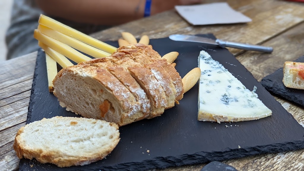 Bar El Tamboret — Comida y bebida