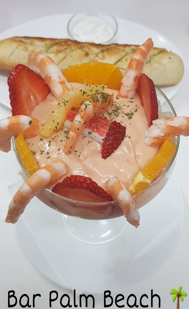 Bar Cafeteria Palm Beach — Comida y bebida