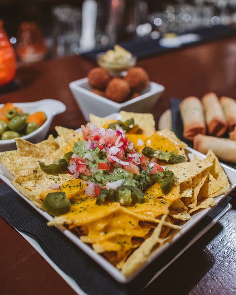 Down Town Cafe — Comida y bebida