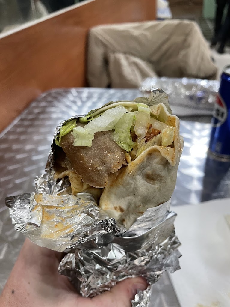 Kebab Las Piramides — Comida y bebida
