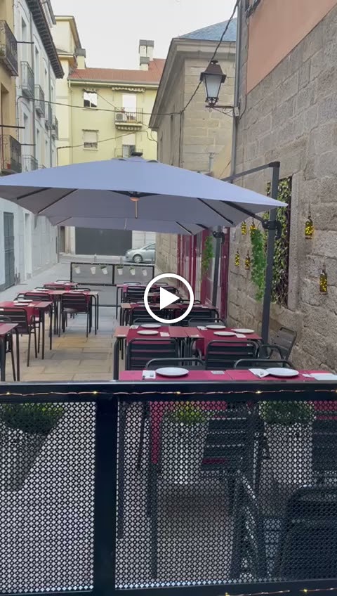 Restaurante La Oficina Bistro — Videos
