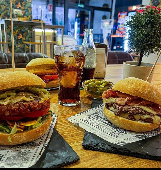 Cafe Greco Bar — Comida y bebida