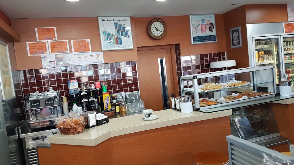 Estacion de Servicio Repsol — Interior