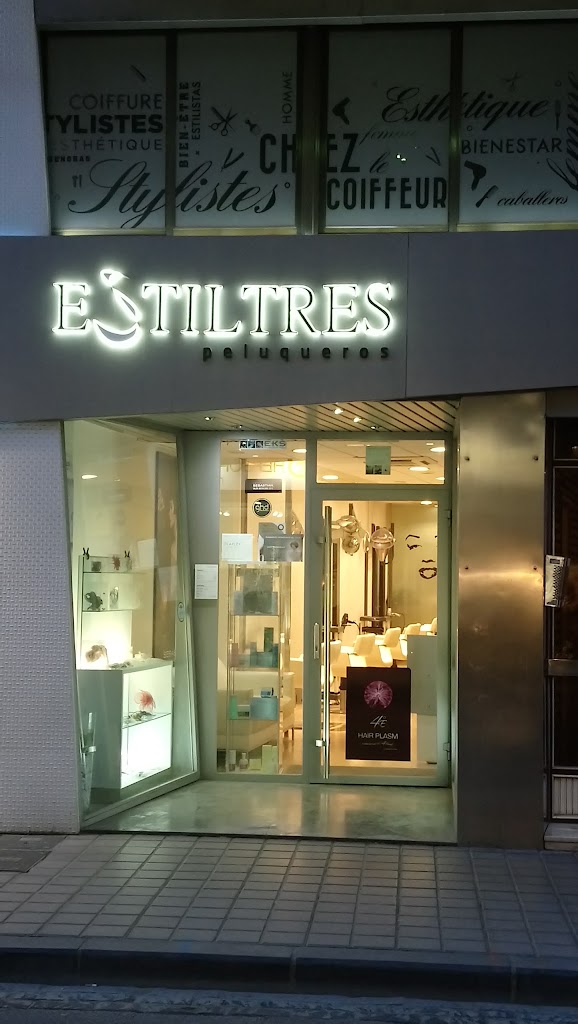 Estiltres Peluqueros — Exterior