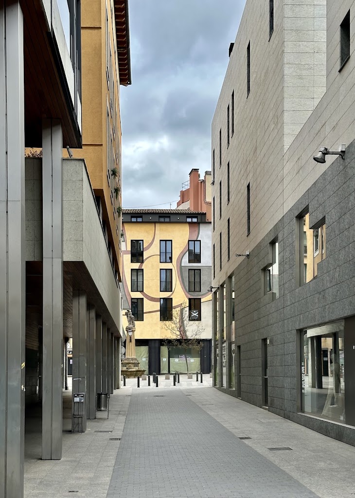 PARKING 24H DEL PASSEIG PORTAL DE LA RAMBLA — Mas recientes