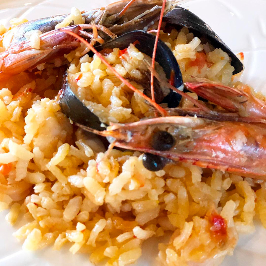Restaurant New Amigos — Paella