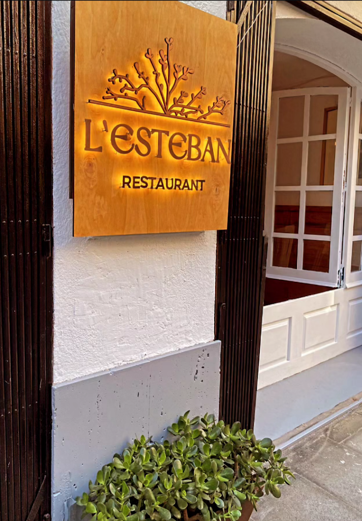 LESTEBAN RESTAURANT — Del propietario