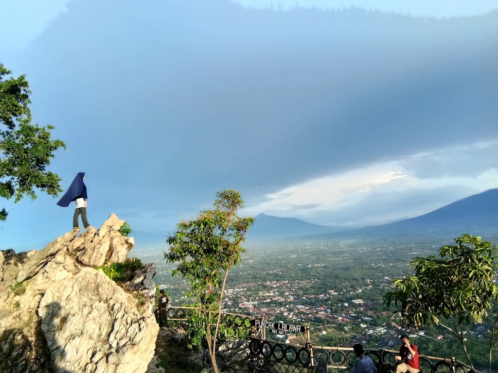 Puncak Lalana