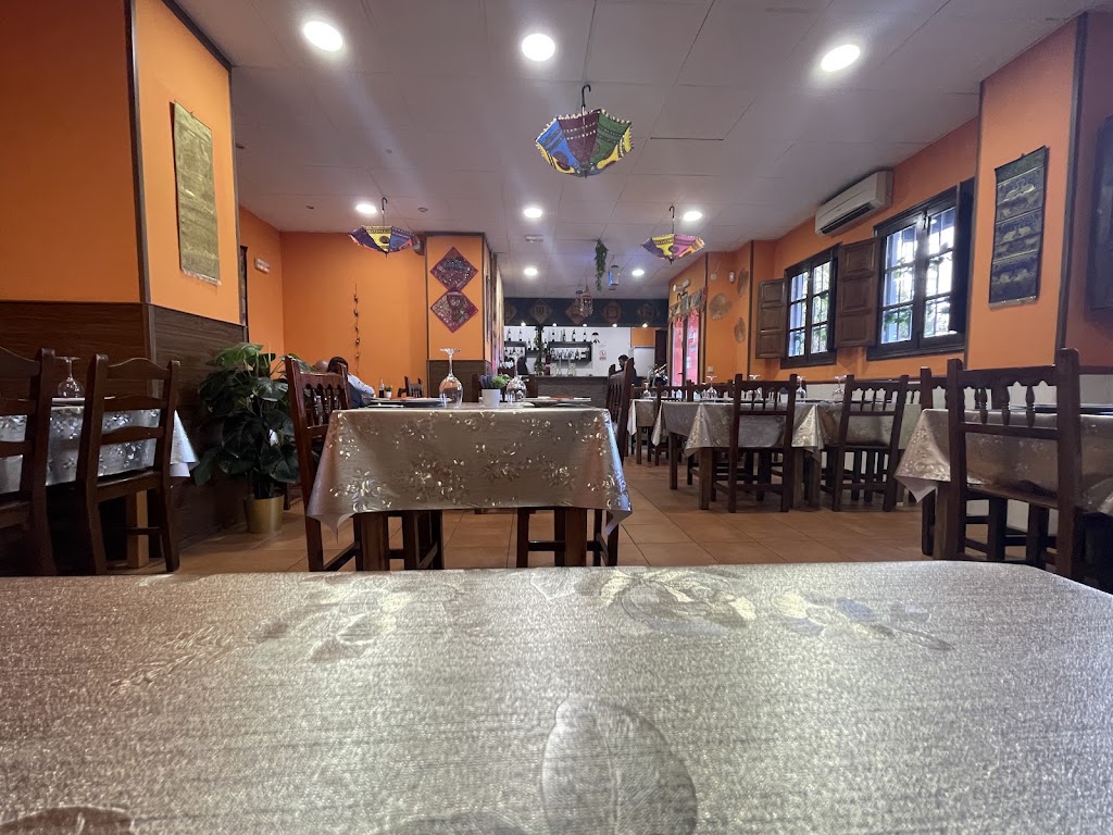 Barkat Restaurante Hindu — Ambiente