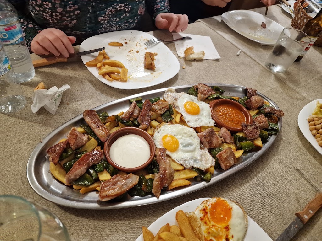 El Pescaitos — Comida y bebida