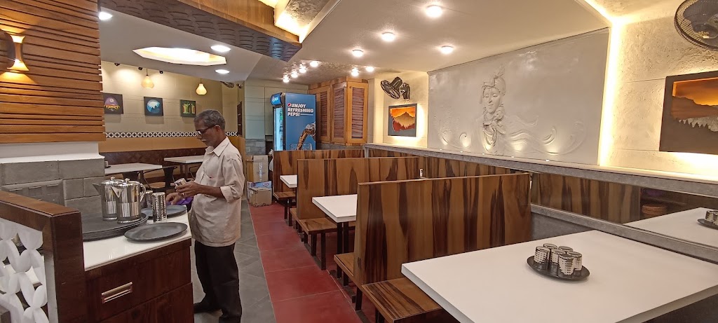 Hotel Rutu Pure Veg Family Restaurant