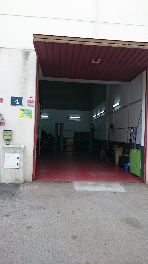 JUGAR AUTO MOTOR C.B. — Exterior