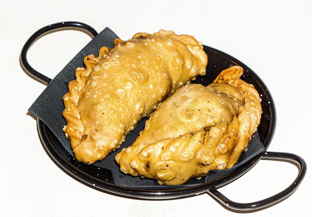 NUNNA - Bar - Restaurante en Sitges — Empanada
