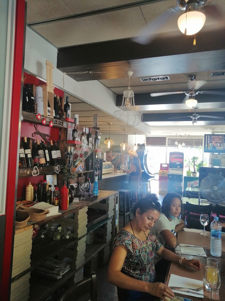 Bar Restaurante Que Te Den — Ambiente