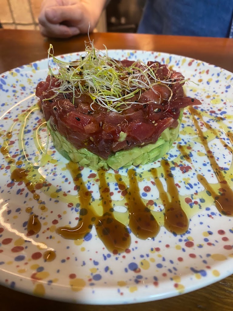La Maura Neotaberna — Comida y bebida