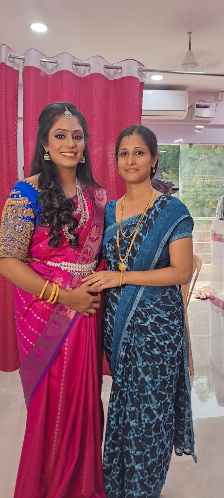 Suji S Beauty Queen Lounge