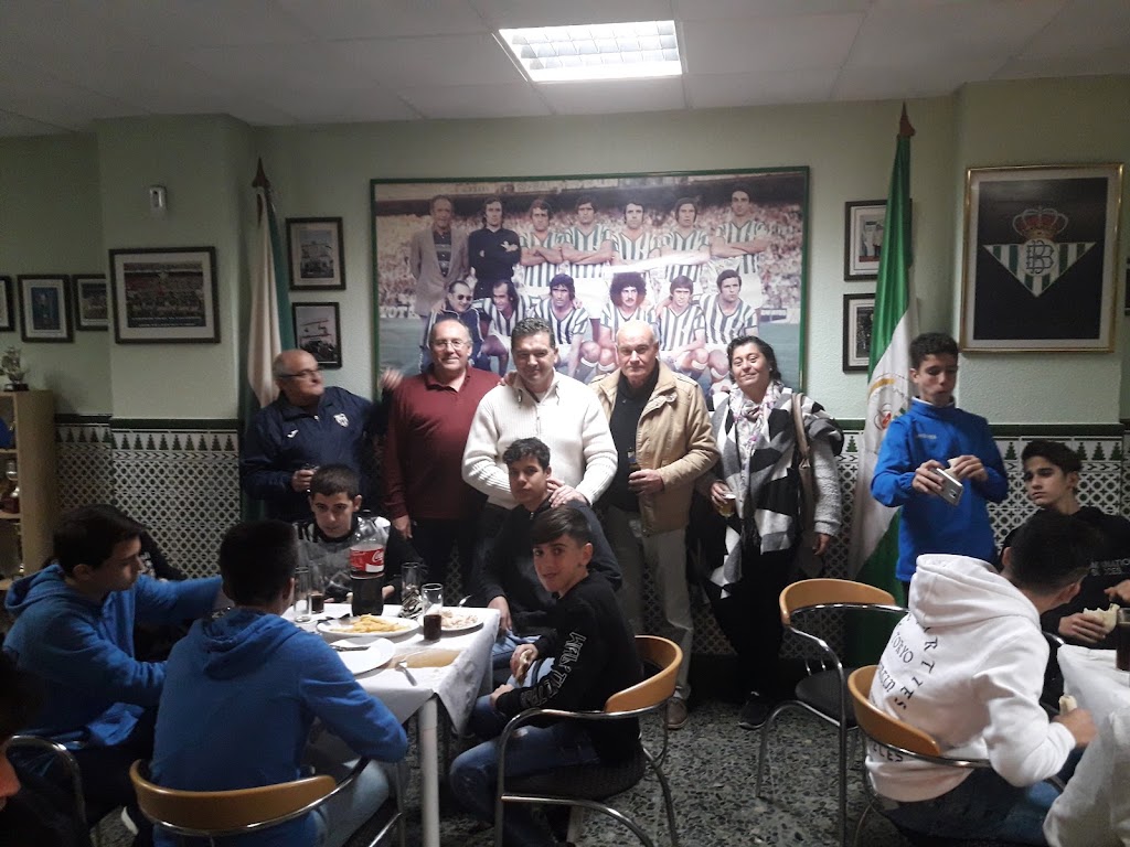 Pena Cultural Sevillista Rafa Paz — Ambiente