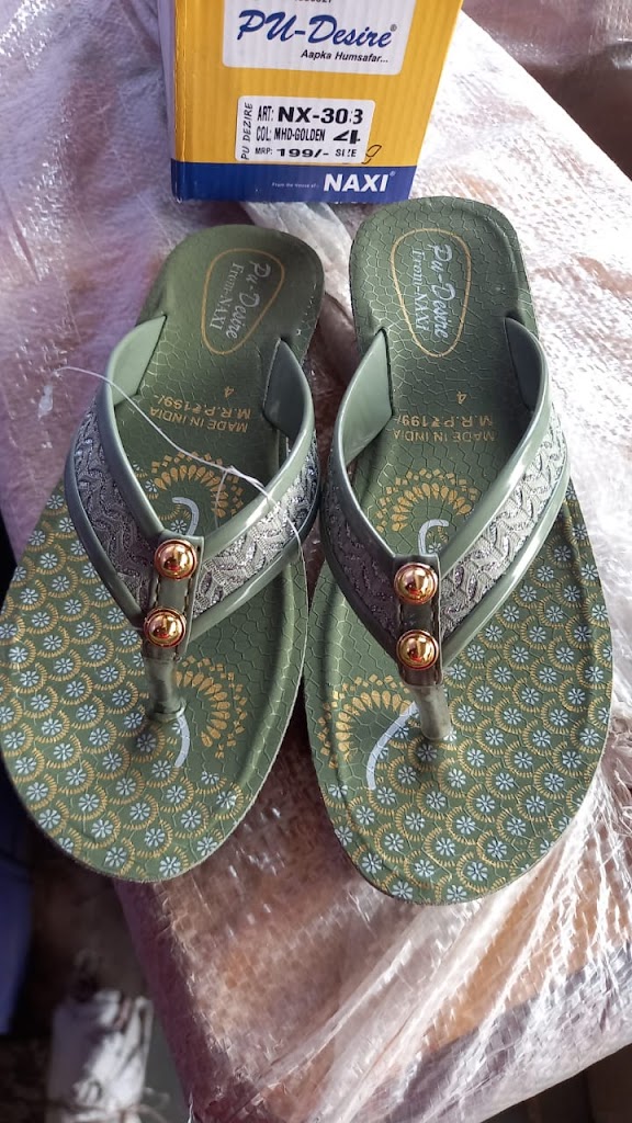 Nishant Foot Wear Sringar Store With Beauty Parlour