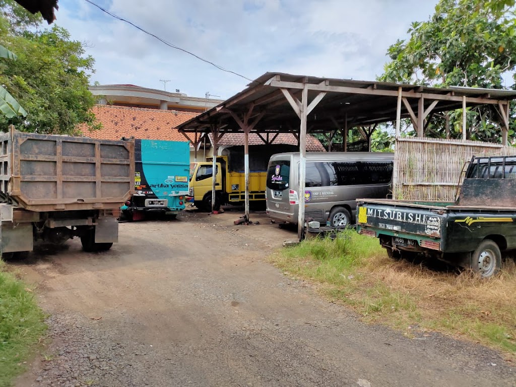 Bengkel mobil pak Dowo