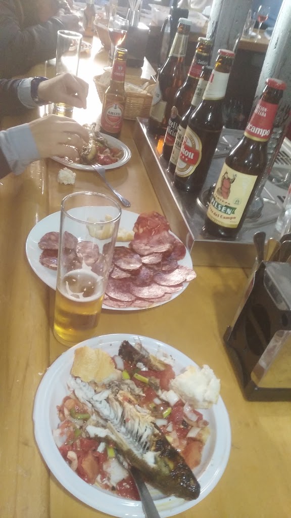 CAFE BAR AYALA — Comida y bebida