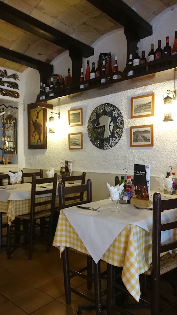 LAS TRES PERLAS — Ambiente