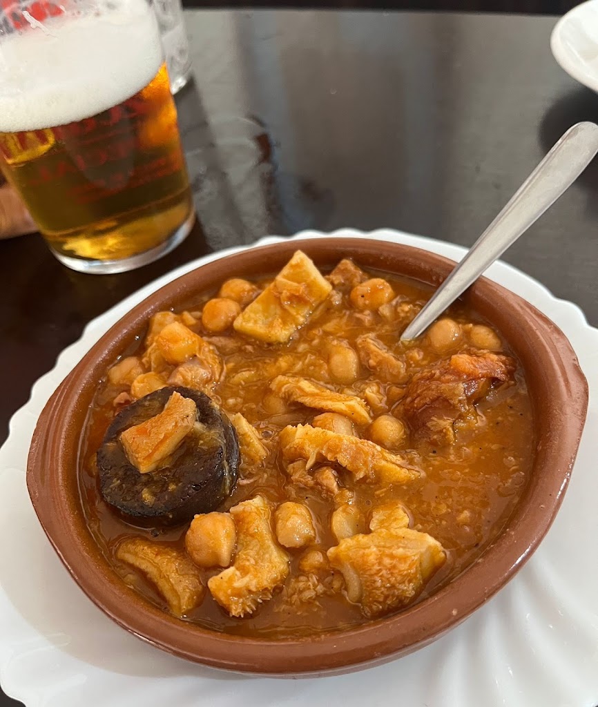 Antiguo bar Colon — Comida y bebida