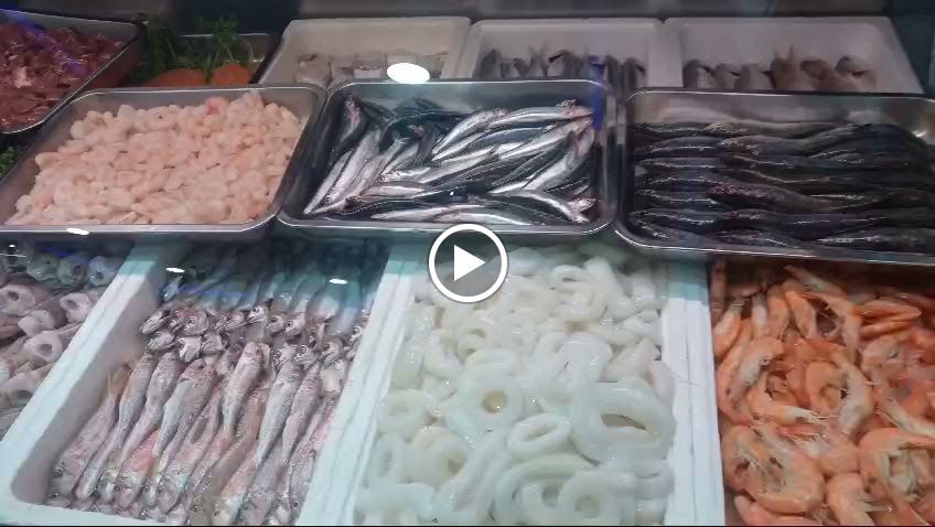 Restaurante arabe za3za3 — Comida y bebida