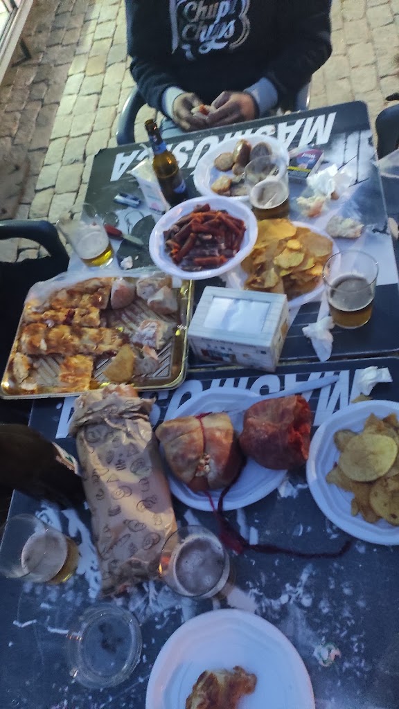 Masmusica - La Kasita — Comida y bebida