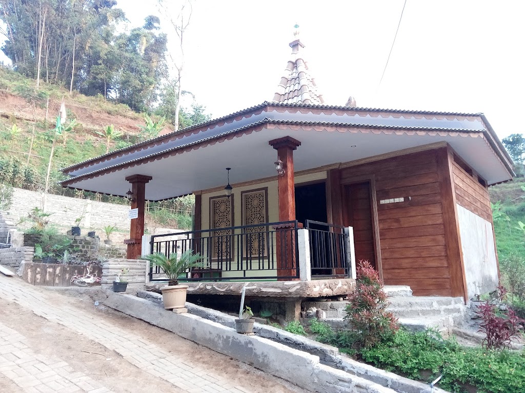 Camping ground Pinus Gendro Kec Tutur