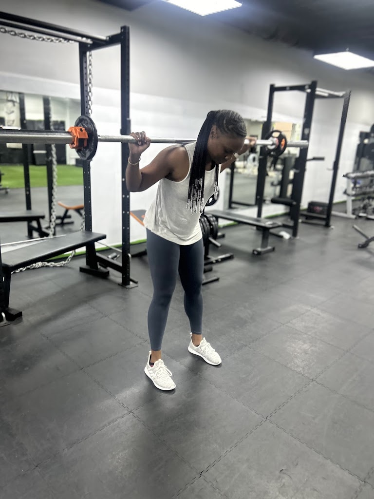  Victor Akinleye | FITNESS, FOOD, & FRIENDS