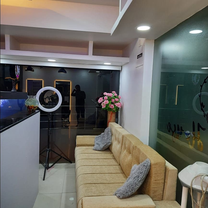 Glamhouse Ladies Saloon