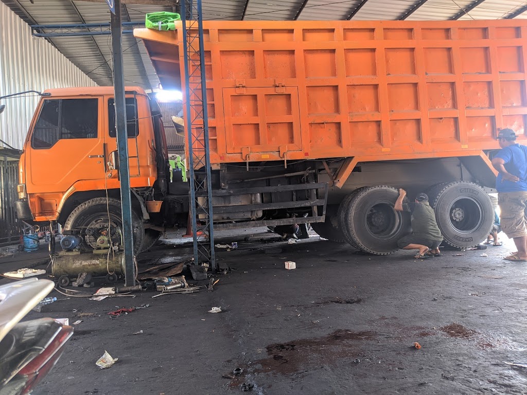 Bengkel Mobil Enggal Makmur