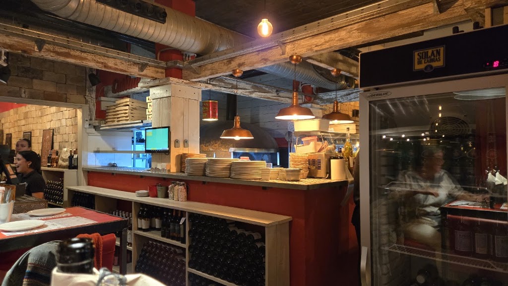 Pizzeria La Favorita Torremolinos — Ambiente
