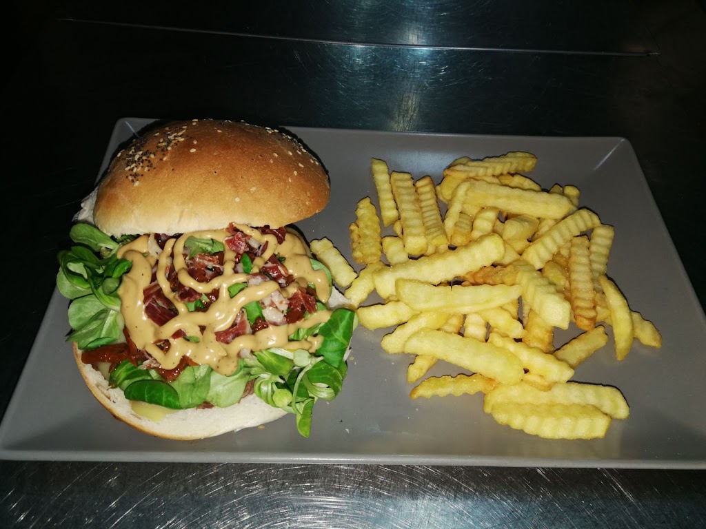 Cerveceria PlayaCafe Cafeteria — Comida y bebida