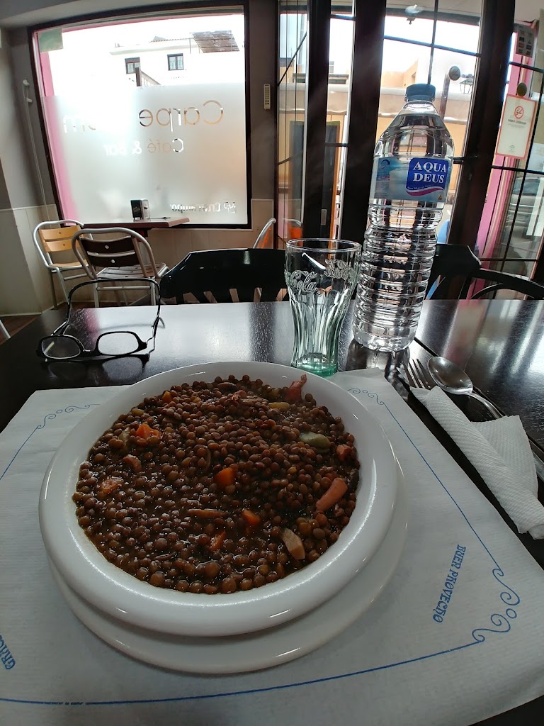 Carpe Diem — Comida y bebida