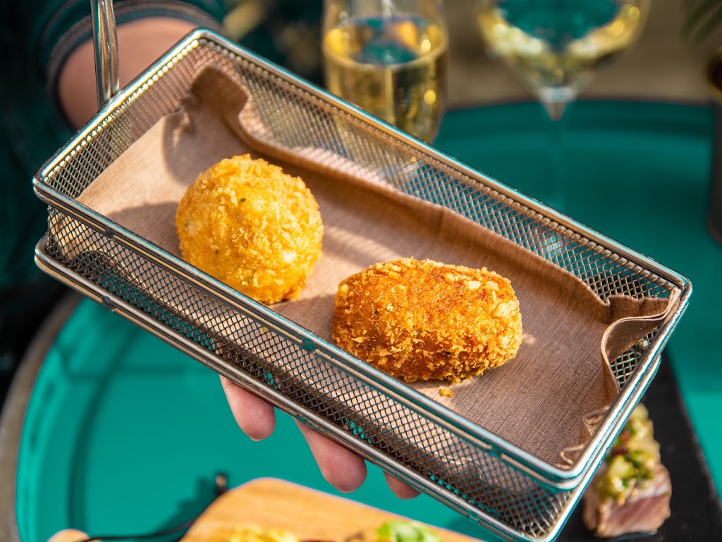 L'Artemisa Sitges — Croqueta