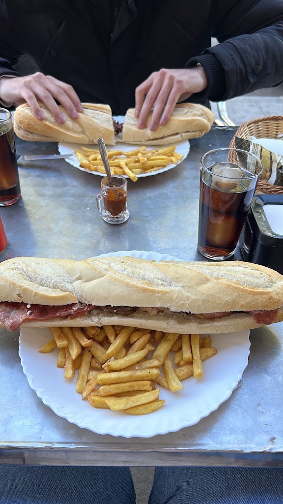 El buchito — Comida y bebida