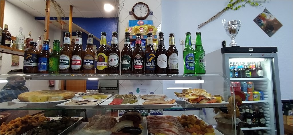 Bar Cafeteria El Gallo De Oro