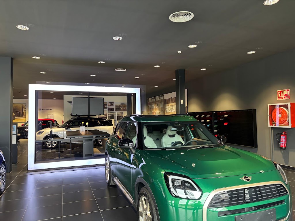 MINI Pruna Motor Granollers — Interior