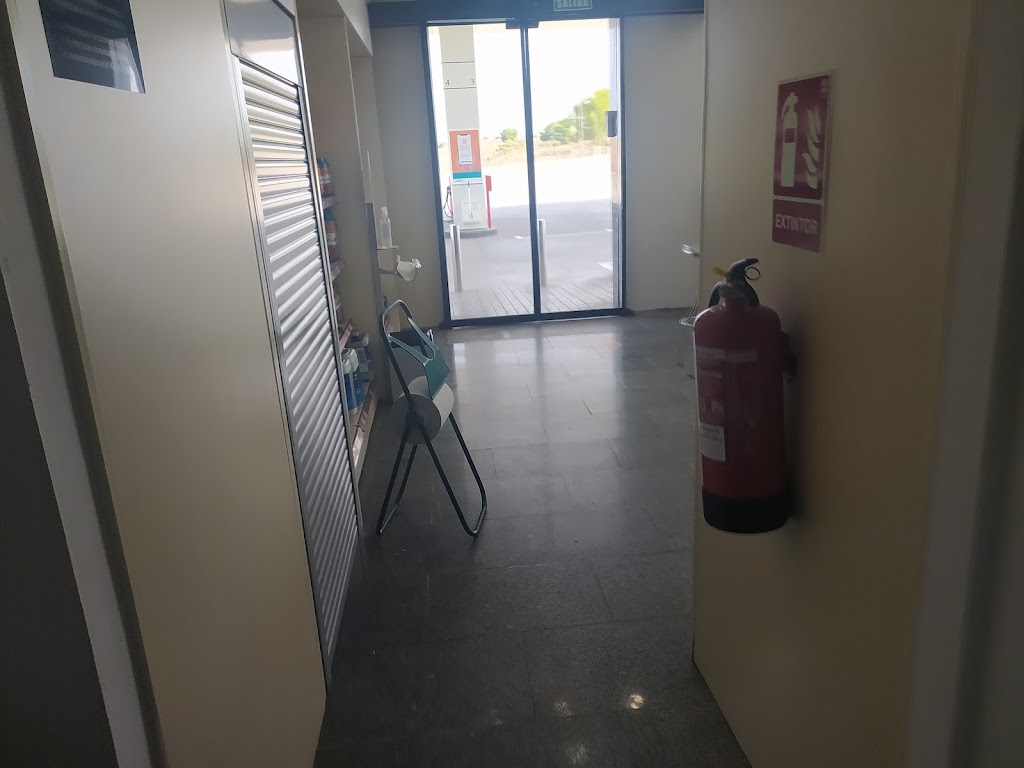 Estacion de Servicio Repsol — Interior