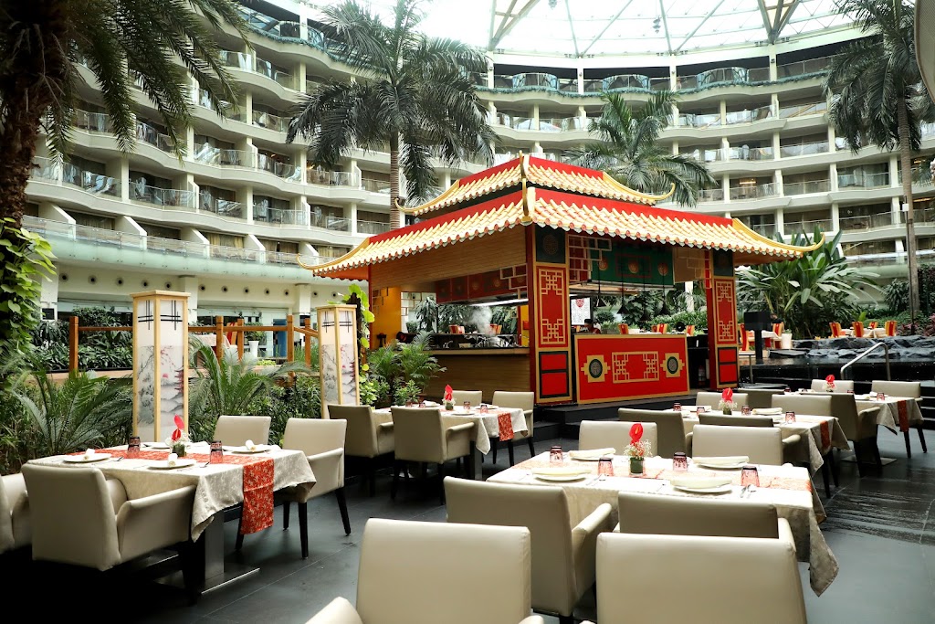 Hotel Sahara Star