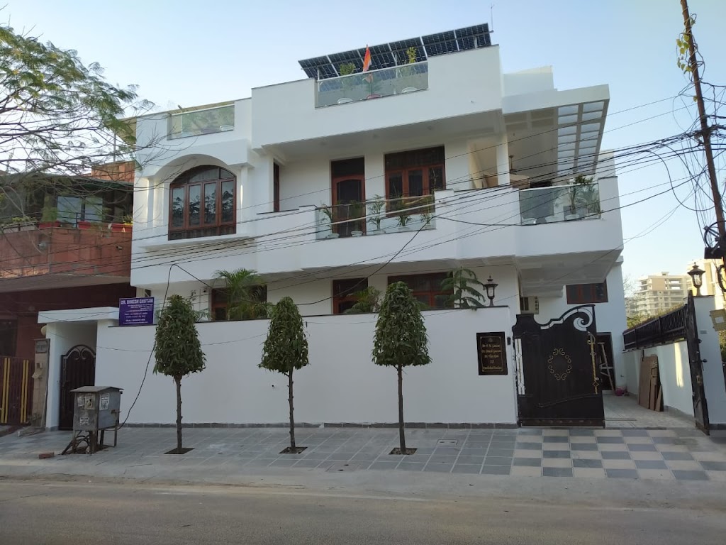 Dr. Dr Dinesh Gautam